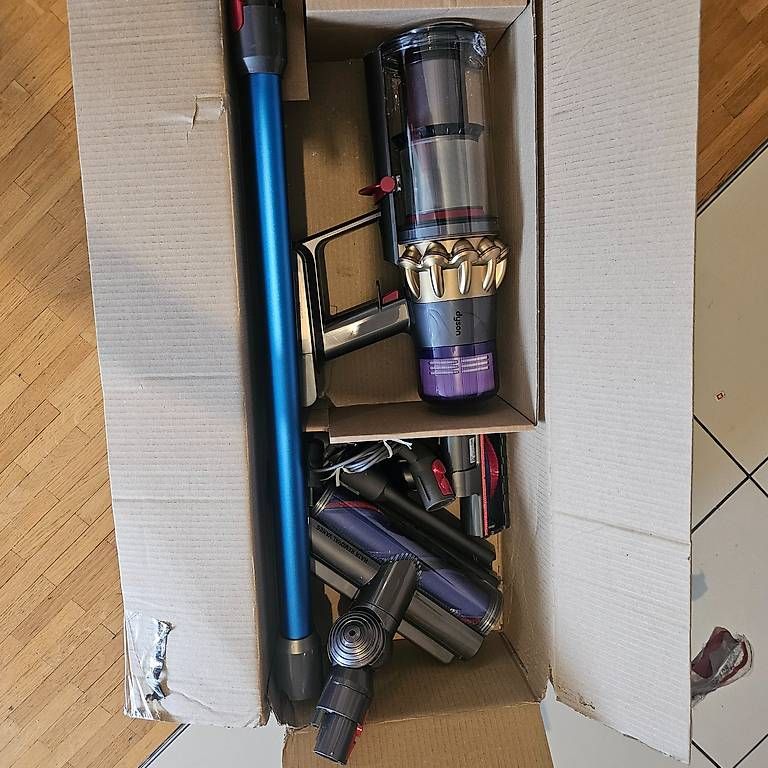 Dyson Aspirapolveri & Accessori: Dyson V11 nouvel – Nuovo (secondo la descrizione) da Plan les Ouates venduto da Ana_s21 2
