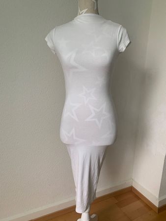 Enges Kleid Gr. S Fashionnova Viskose