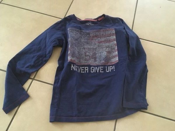 Maglioni & Felpe: Junge Sweatshirt 128 Never give up – Usato da Bergdietikon venduto da antovale