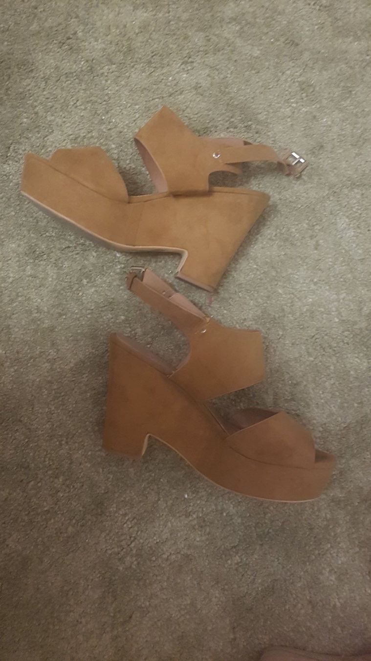 Chaussures femmes: Sandalen Gr.40 – D'occasion à Schöfflisdorf par CrRG21 2