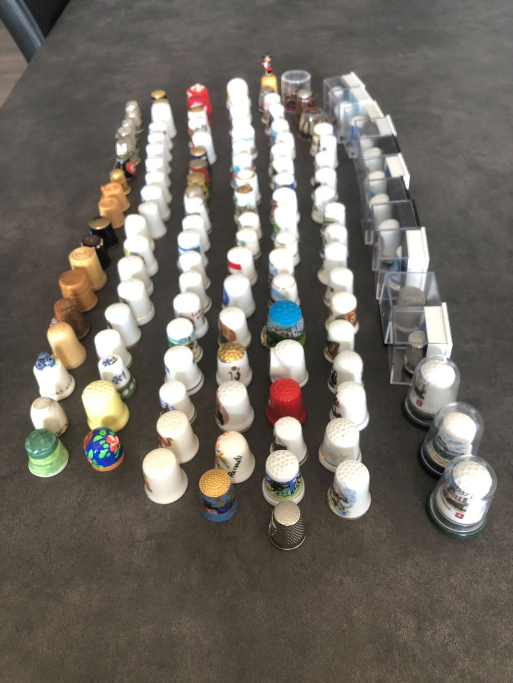 Ditali: Collection de dés à coudre – Nuovo e nell'imballaggio originale da Corcelles NE venduto da Bergamont2019 1