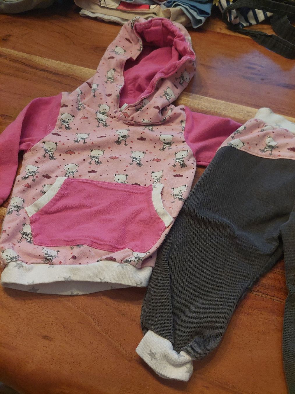 Hosen: Hose und Pullover Gr.62 Handmade – Gebraucht aus Sissach von zwwerg