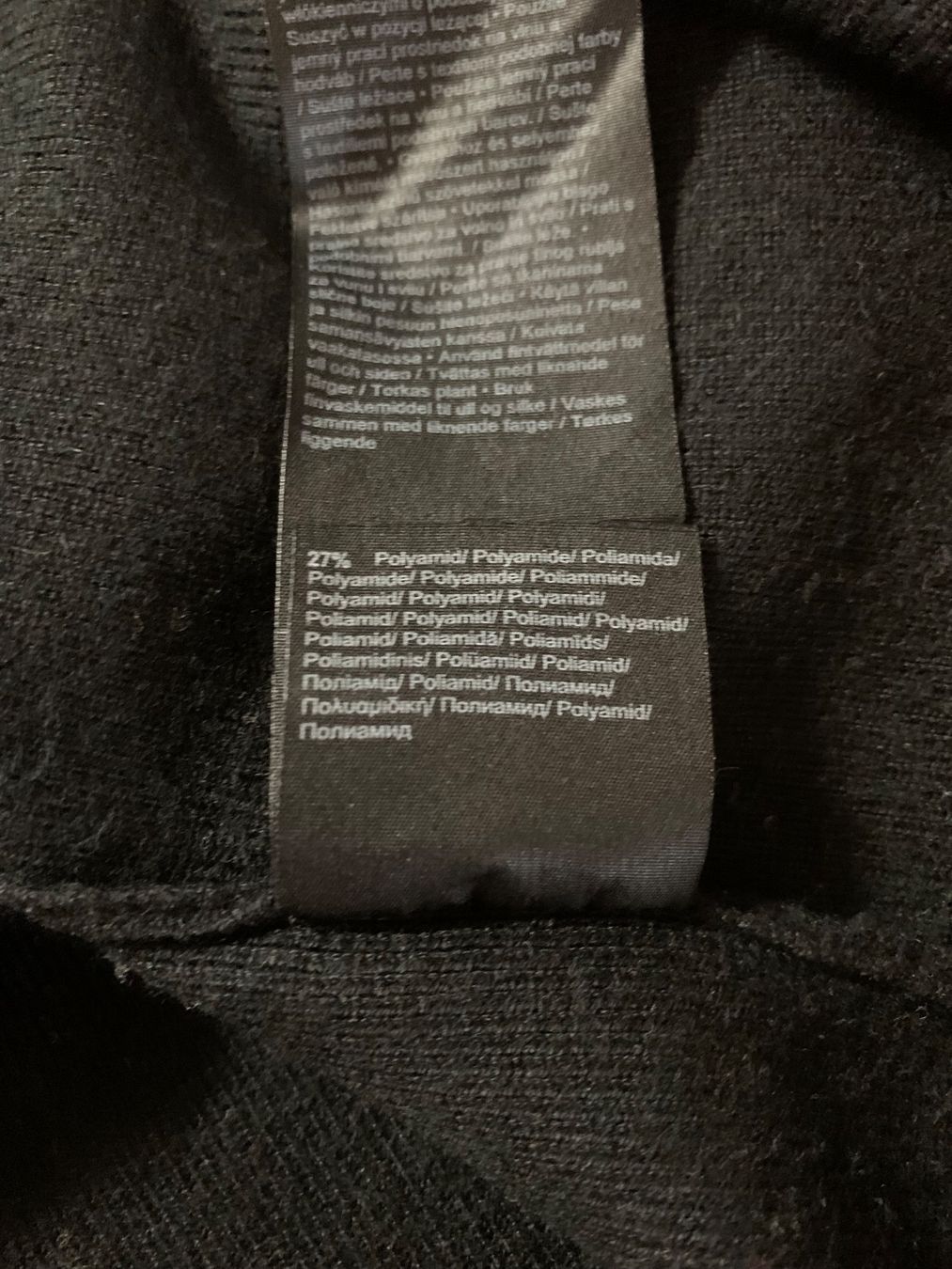 Maglioni & Felpe: schwarzer Pullover mit speziellem Armabschluss / neuwertig – Usato da Meilen venduto da Flockenwirbel 7