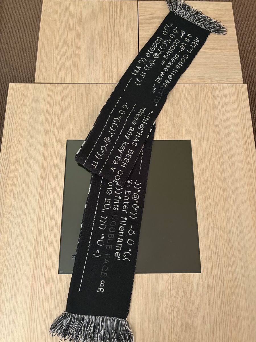 Foulards, Tücher & Schals: Écharpe noir et blanc – Gebraucht aus Genève von jjs_5gm6 1