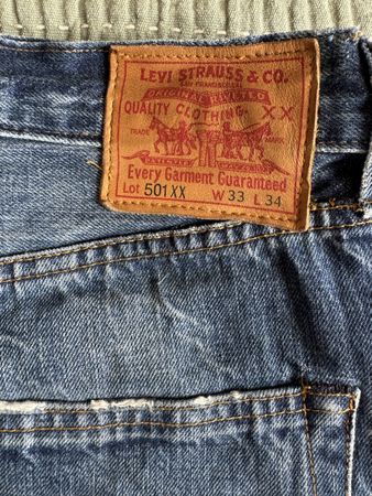 👖Levi's 501 XX W33 L34, denim usé, style unique assuré!