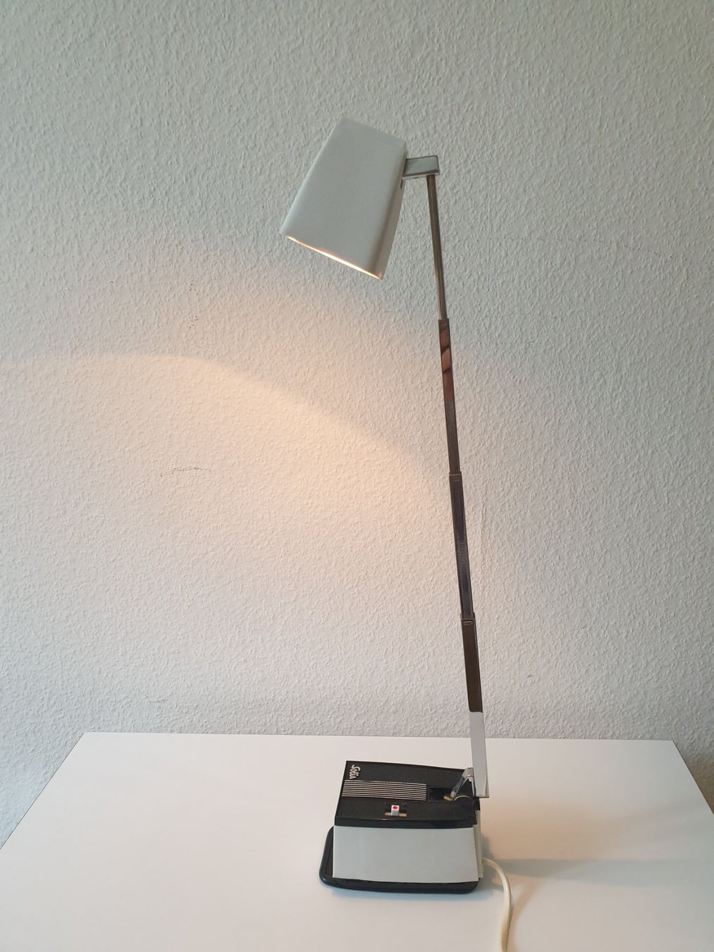 Lampade: Solis 69  Typ 80 Teleskopleuchte weiss – Usato da Zürich venduto da reciclista 1