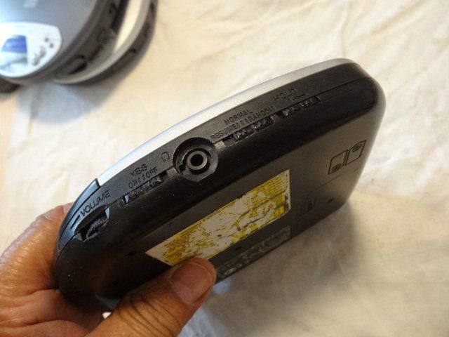 Panasonic Multimediaplayer & Streamer: PANASONIC CD PLAYER XBS SL-S113.LÄÜFT – Gebraucht aus zürich von ahmad01 4