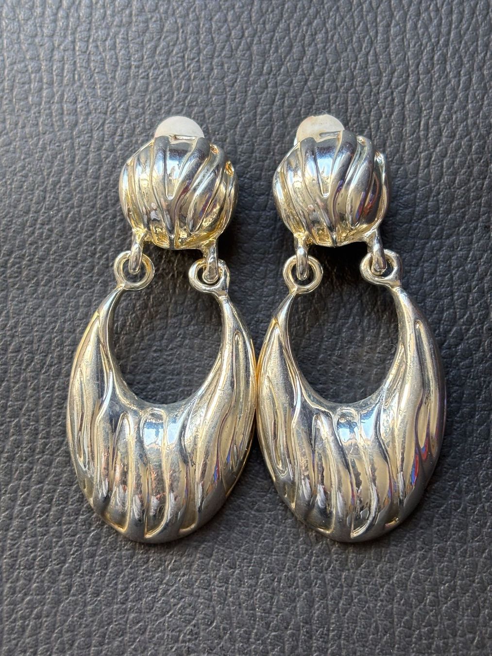 Orecchini pendenti & Orecchini a lobo: Clips d'oreilles vintages style moderniste – Usato da Peseux venduto da CharmeCommerce 3