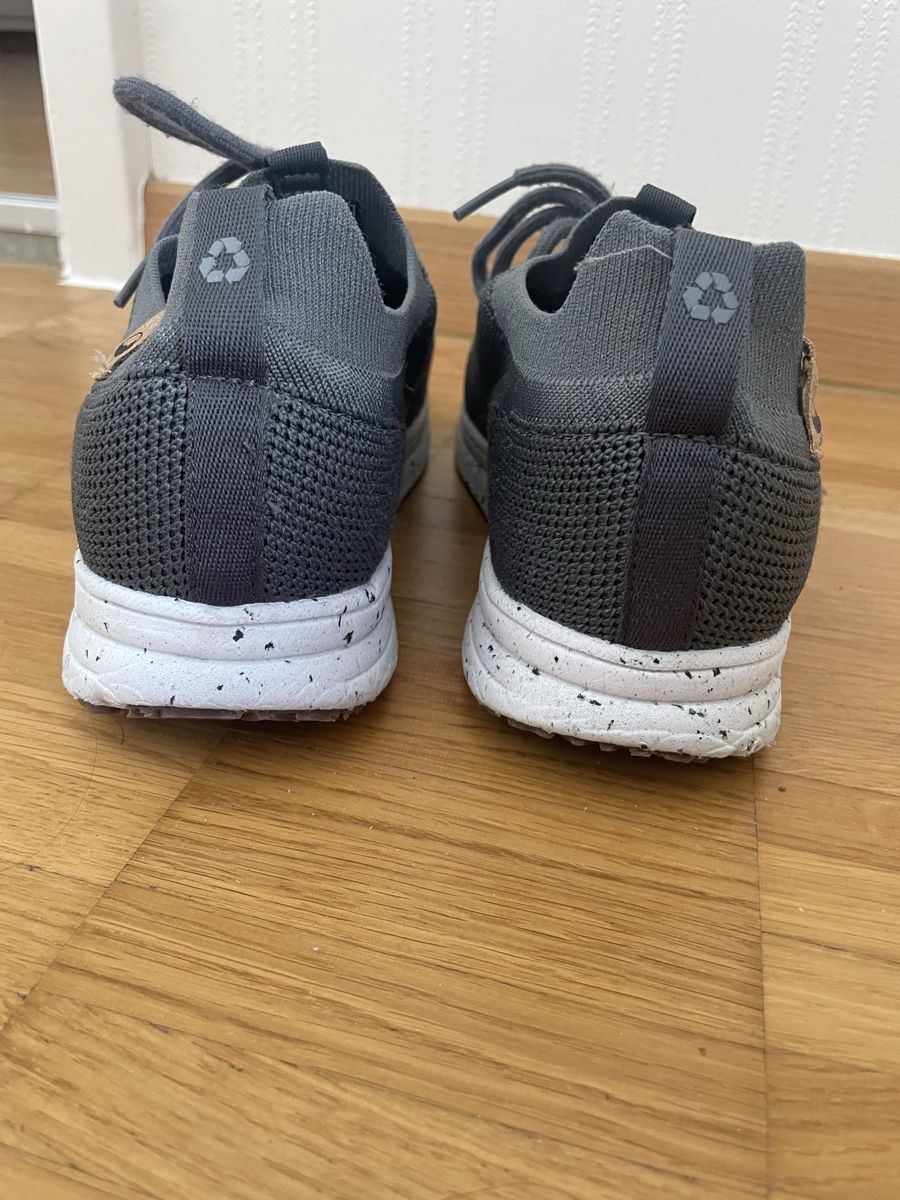 Scarpe da donna: Sneakers – Usato da Zürich venduto da Luana_soph 2