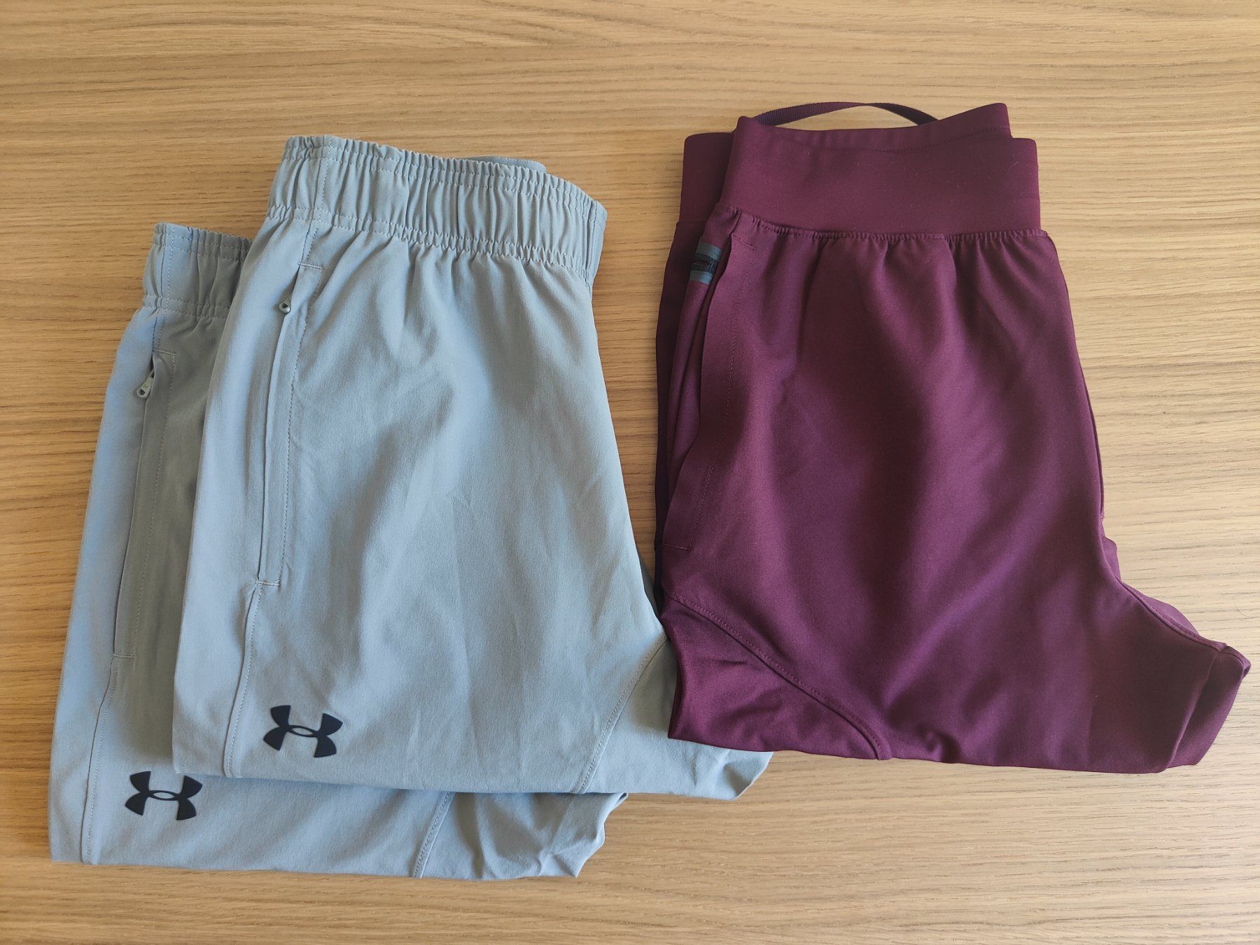 Under Armour Lots de vêtements: 3x Sporthosen Under Armour, M – D'occasion à Olten par Gegendiekultur
