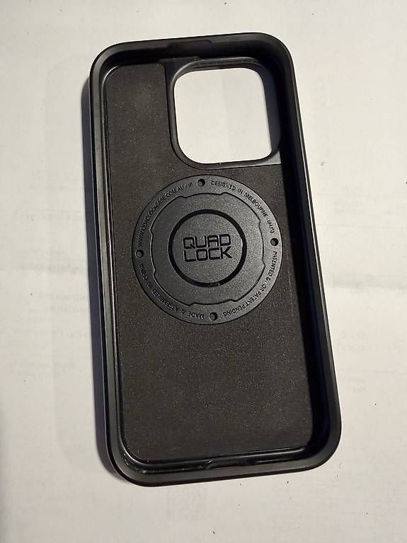 Cover & Protezioni schermo: Coque Quad lock iPhone 15Pro – Usato da Satigny venduto da z750 1