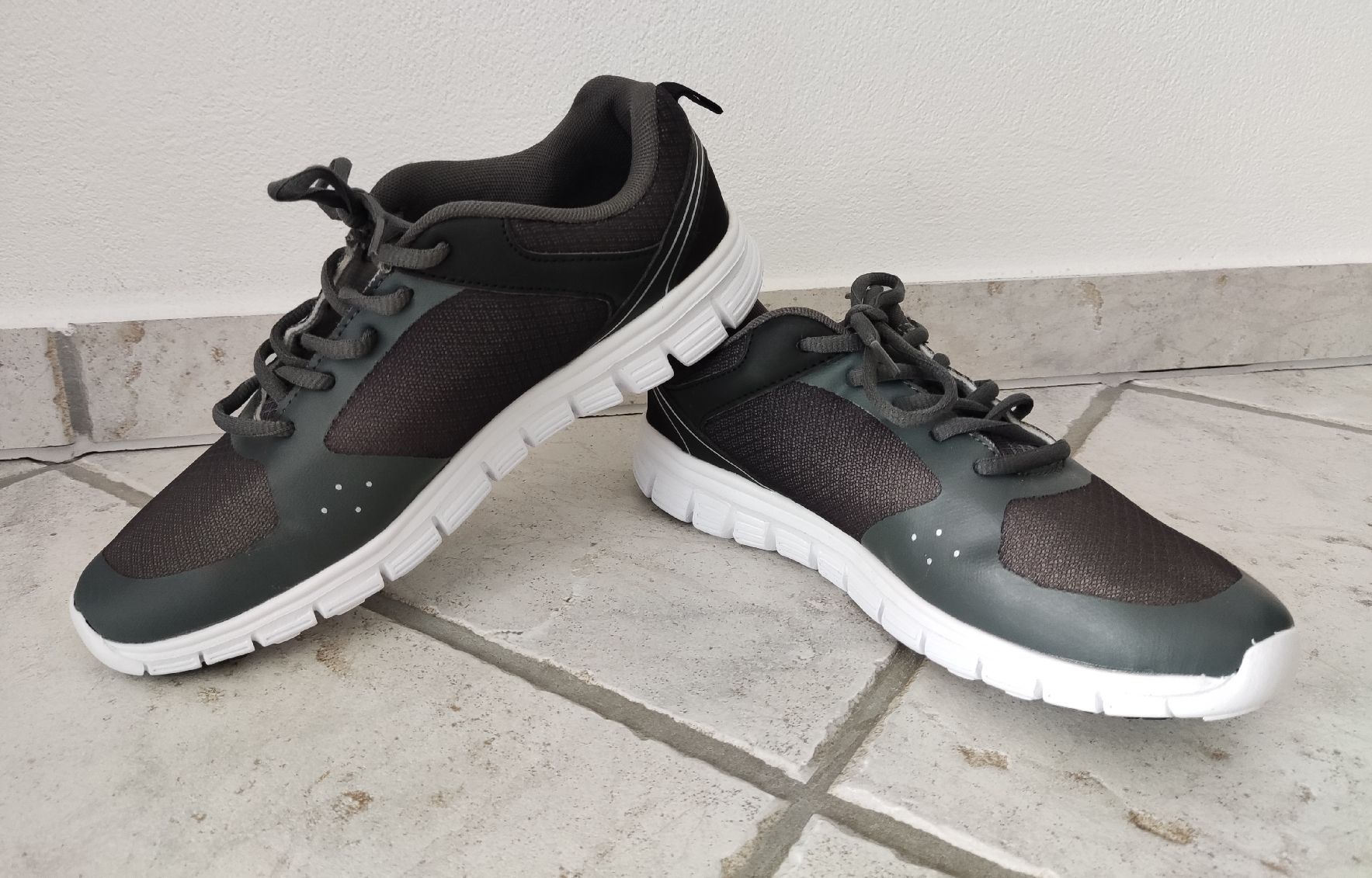 Scarpe da donna: Damen Freizeitschuh Gr.40 – Usato da Chur venduto da Rodanisa 1