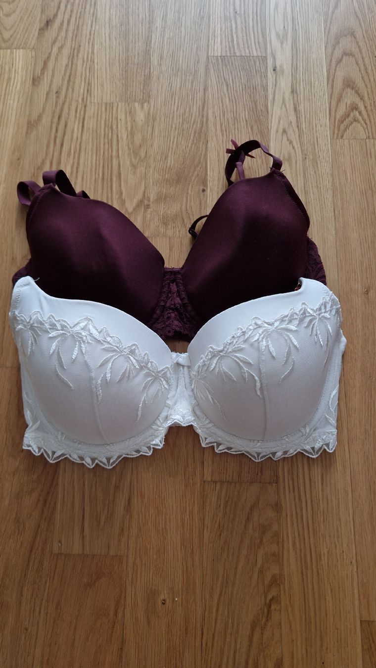 C&A Autres dessous: 2 BHs Weinrot Weiss BH 80D  – D'occasion à Watt par aLaMerr
