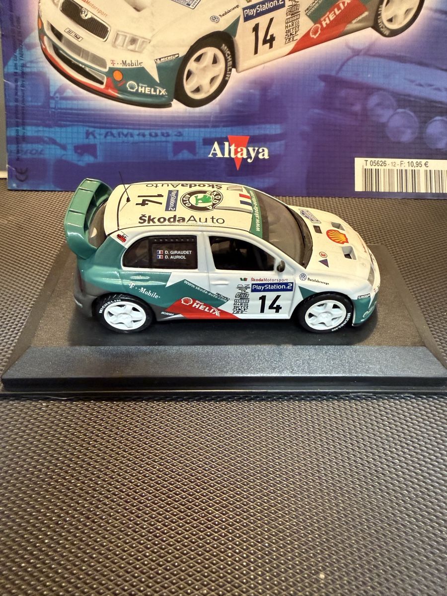 Skoda Modellini d'auto: Skoda fabia WRC 2003.  1/43 – Usato da Versoix venduto da Jeannot57 3