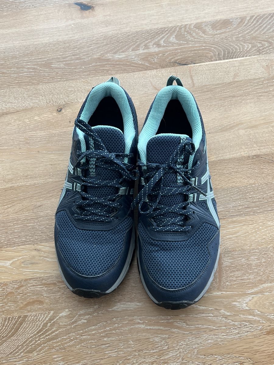 Asics Herrenschuhe: Asics Turnschuh – Gebraucht aus Rüfenacht BE von pafl