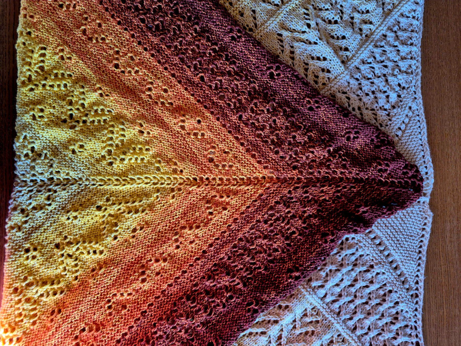 Foulard & Sciarpe: Handgestrickte Stola – Nuovo (secondo la descrizione) da Schafhausen im Emmental venduto da Herzrose 5