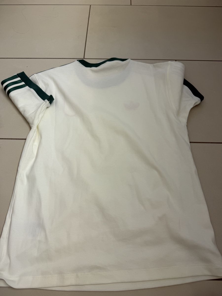 Adidas T-shirt: Adidas T Shirt  – Nuovo e nell'imballaggio originale da Neerach venduto da the_modern_mini 2