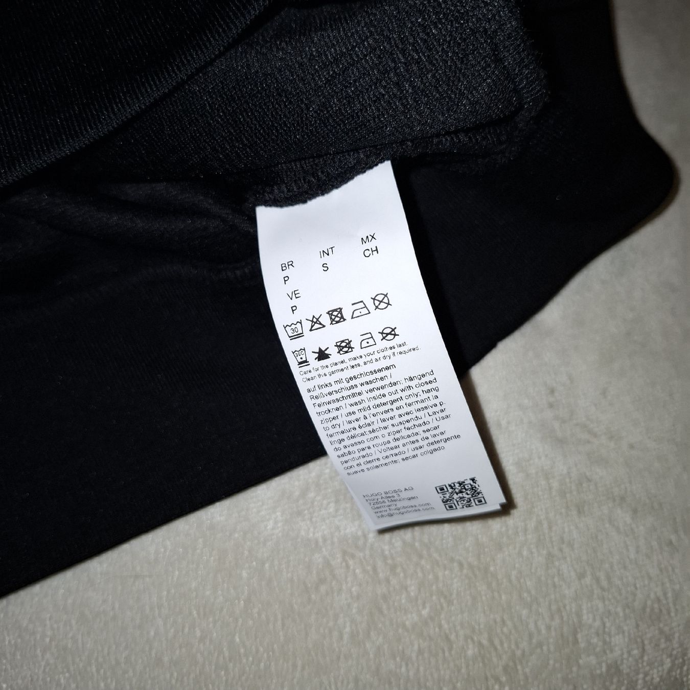 Lacoste Giacche: Hugo Boss jaquette + Lacoste pull vintage Taille S – Usato da Le Locle venduto da QualiteExpress 7