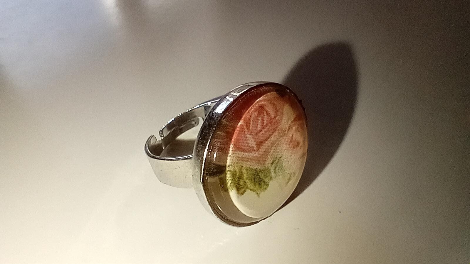 Anelli: Vintage Ring Modeschmuck Rose – Usato da Salez venduto da Robe12
