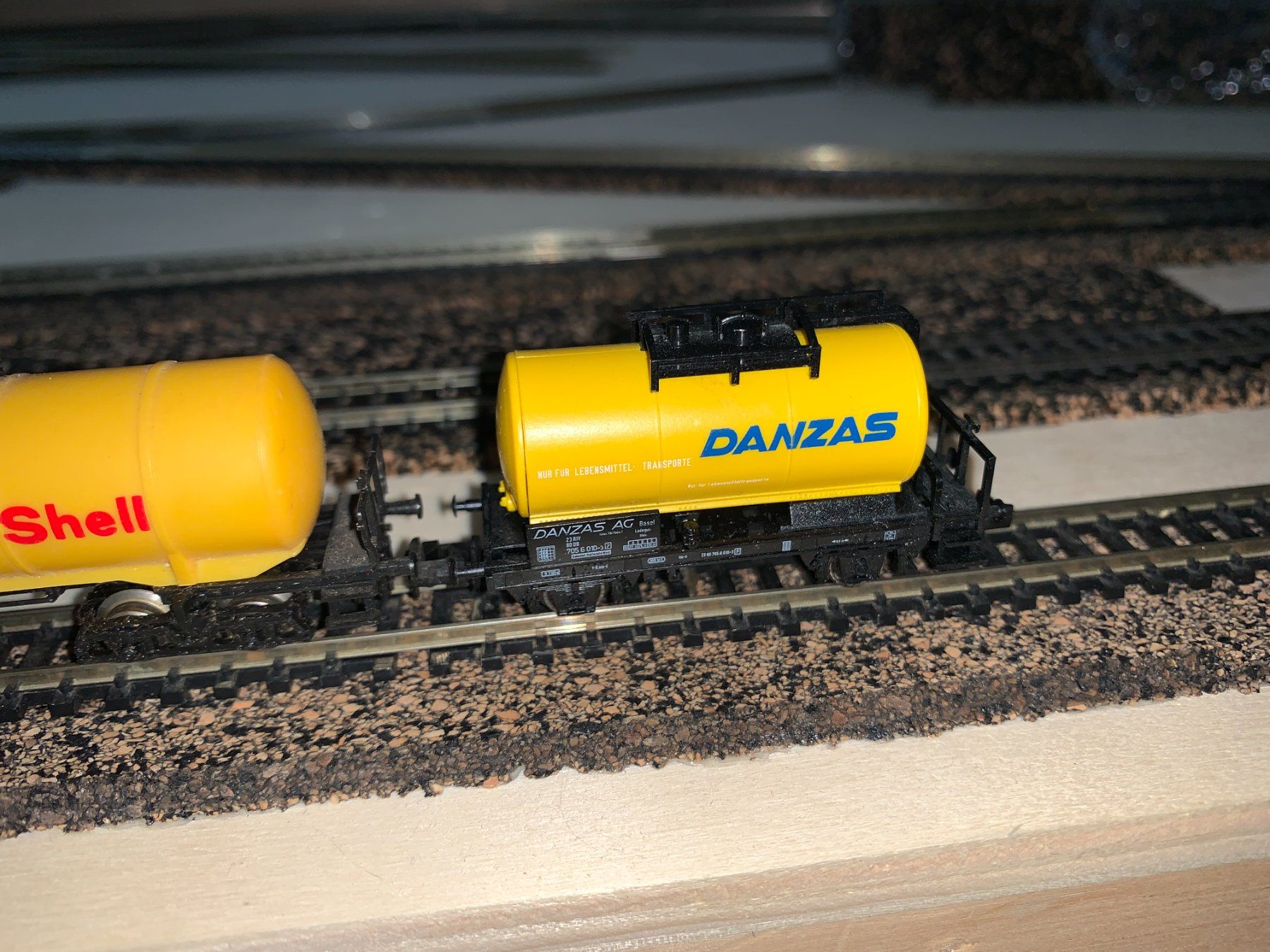 Modelleisenbahnen: 2 Kesselwagen Spur n – Gebraucht aus Belp von capowiga 2