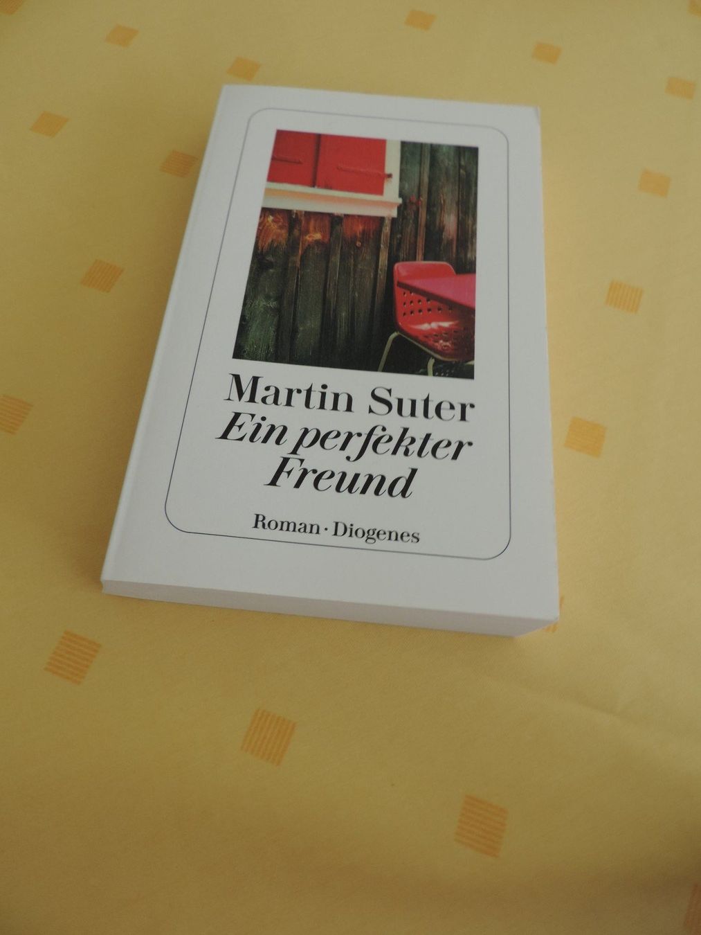 Libri: Martin Suter Ein perfekter Freund – Nuovo (secondo la descrizione) da Menziken venduto da Feh
