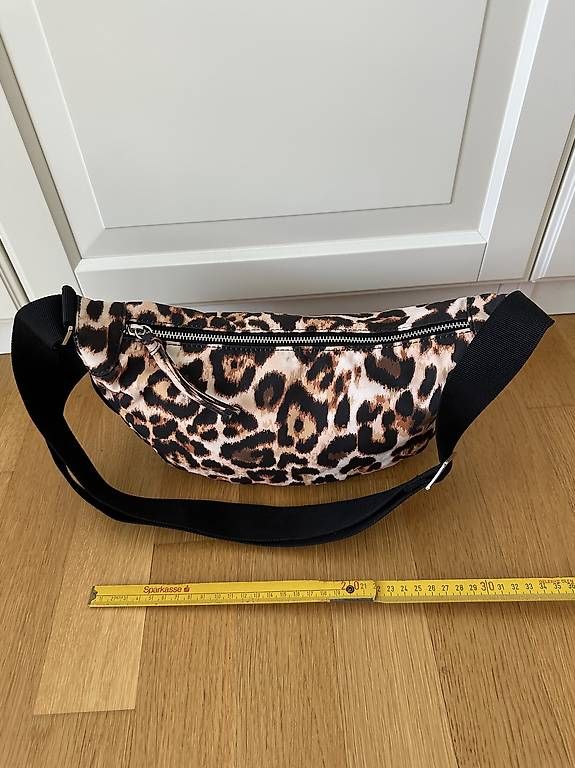 Borse da donna: NEXT Leopard Print Shoulder Bag  New & Unused – Usato da Zug venduto da dhe_8lxn 1
