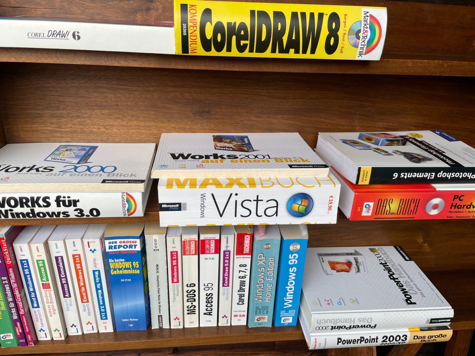 Libri: Sammlung "antiker" Informatikbücher – Usato da Gelterkinden venduto da rob_8rg2