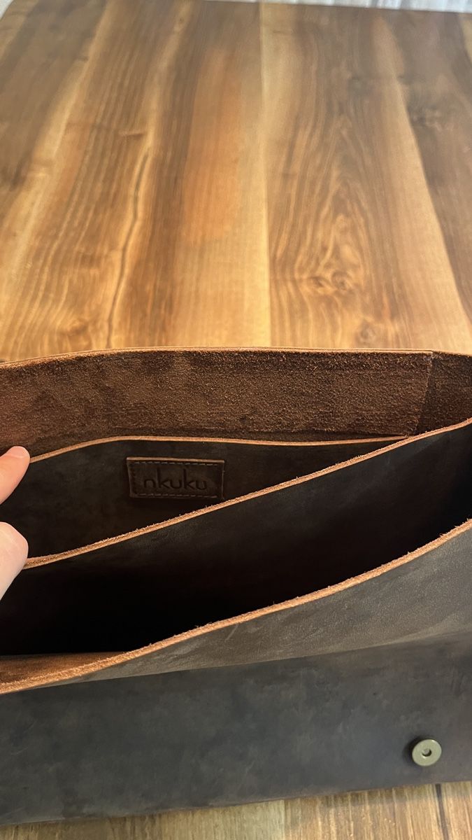 Taschen: Ledertasche – Gebraucht aus Zürich von okt_ndy9 9