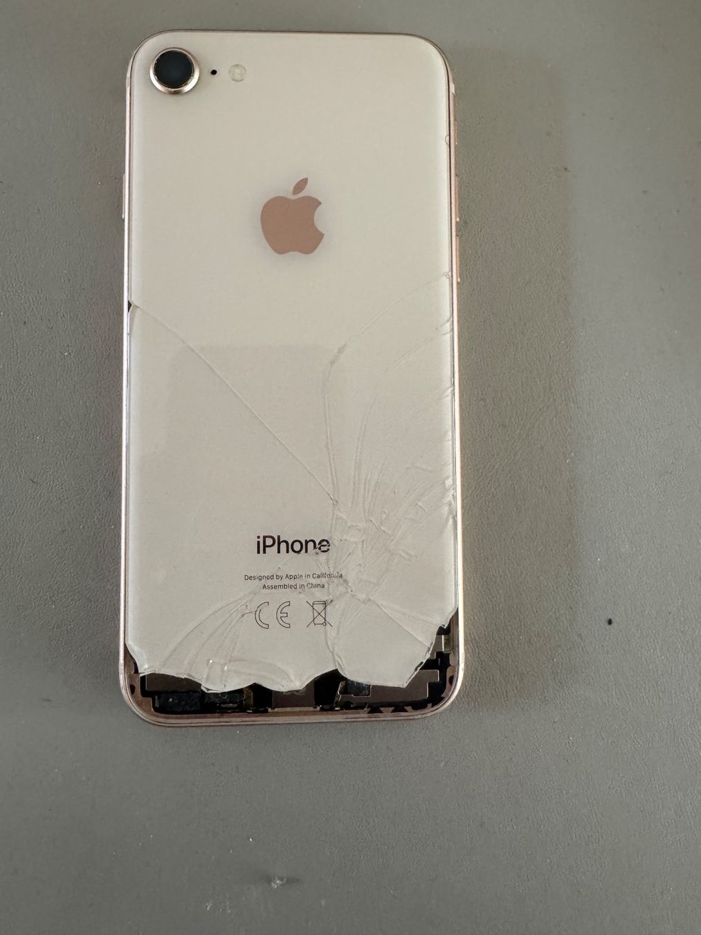 Apple Telefoni cellulari / Smartphones: iPhone 8 – Usato da Adliswil venduto da Busys 1