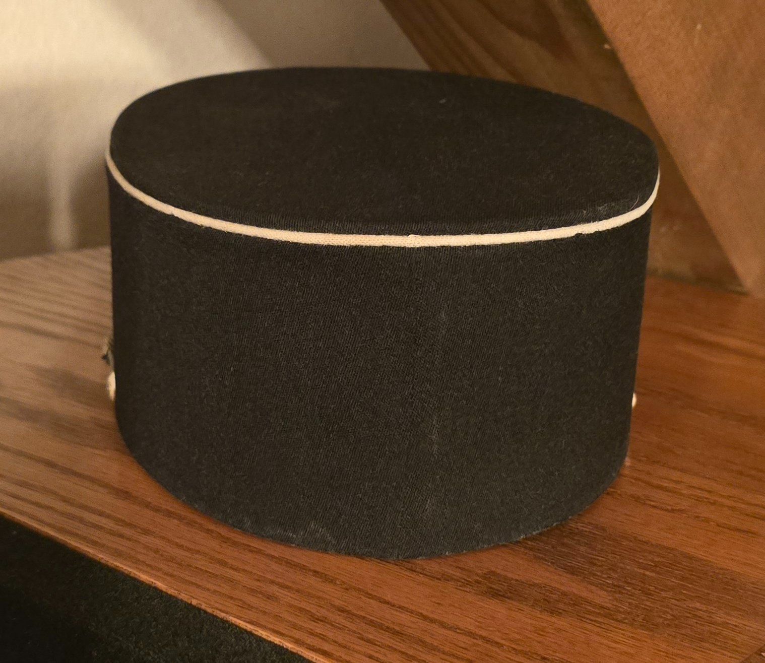 Copricapi, berretti & cappellini: Musikantenhut – Usato da Herzogenbuchsee venduto da Numis25 3