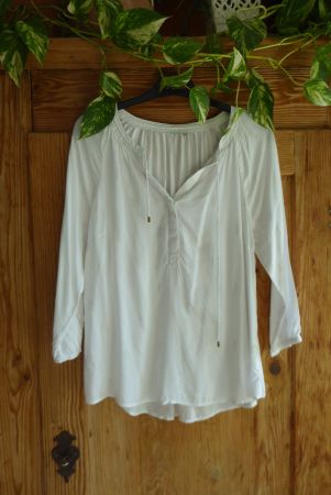 Luftige Romantische 3/4Arm Bluse mit leichtem Muster Gr 40