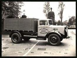 Fotografie englischer LKW, der Firma S. 