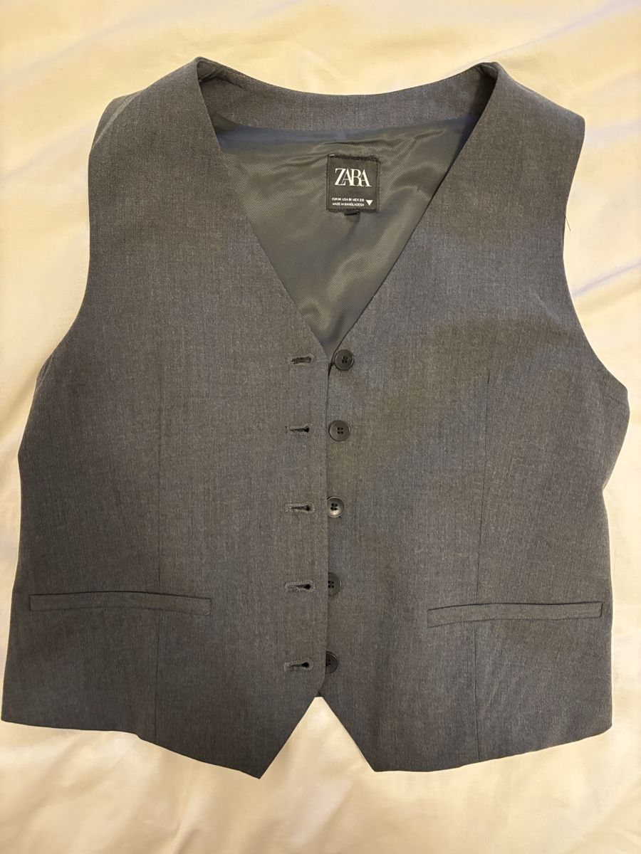 Zara Gilet & Giacche senza maniche: ZARA Damenweste in Grau. – Usato da Luzern venduto da Monica_19