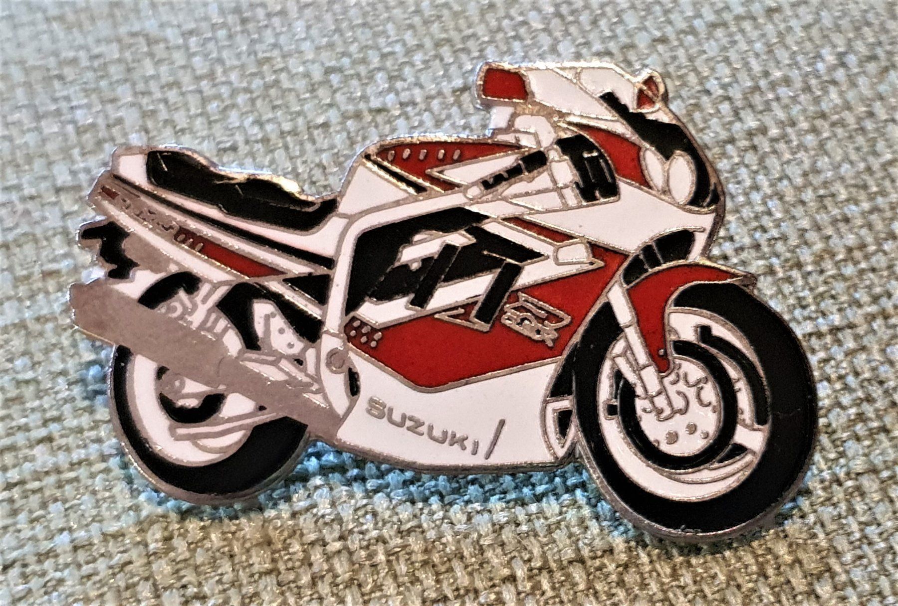 Plaketten & Abzeichen: G023 - Pin Motorrad Suzuki – Gebraucht aus Reinach BL von Boston-Verkauf