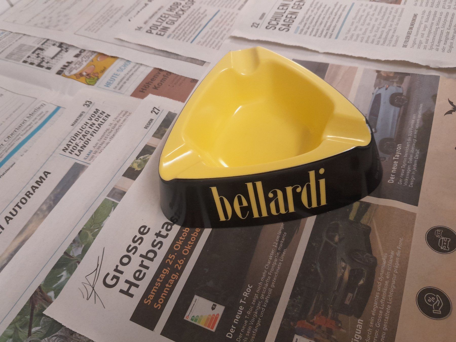 Ornamin Portacenere: Ornamin bellardi Aschenbecher – Nuovo (secondo la descrizione) da Rüti ZH venduto da Alemanni 2