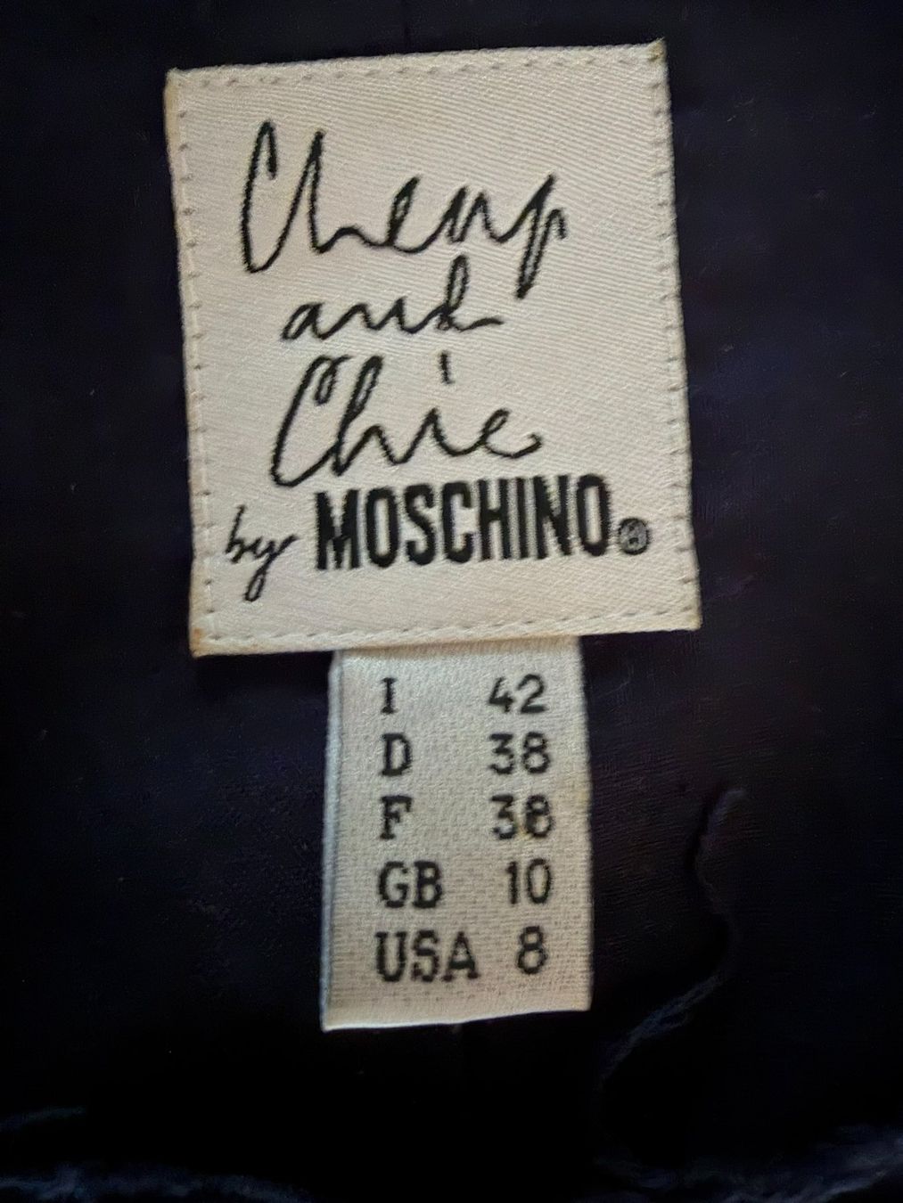 Moschino Vestiti: Robe Chic by Moschino, taille 38, fleurie! – Usato da St-Prex venduto da mic_vq8f 2