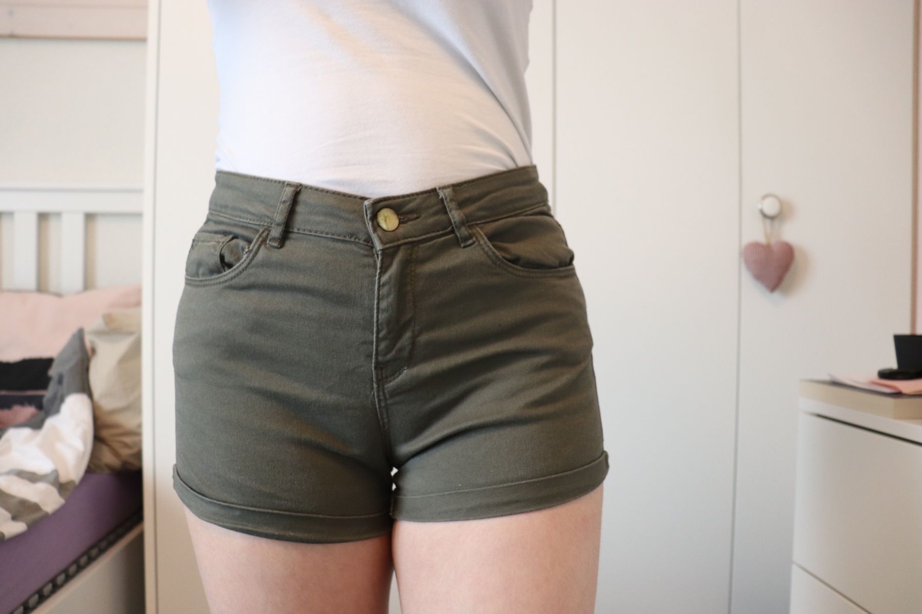 H&M Pantaloni: Short kaki H&M – Usato da Essertines-Yverdon venduto da Alice977 3