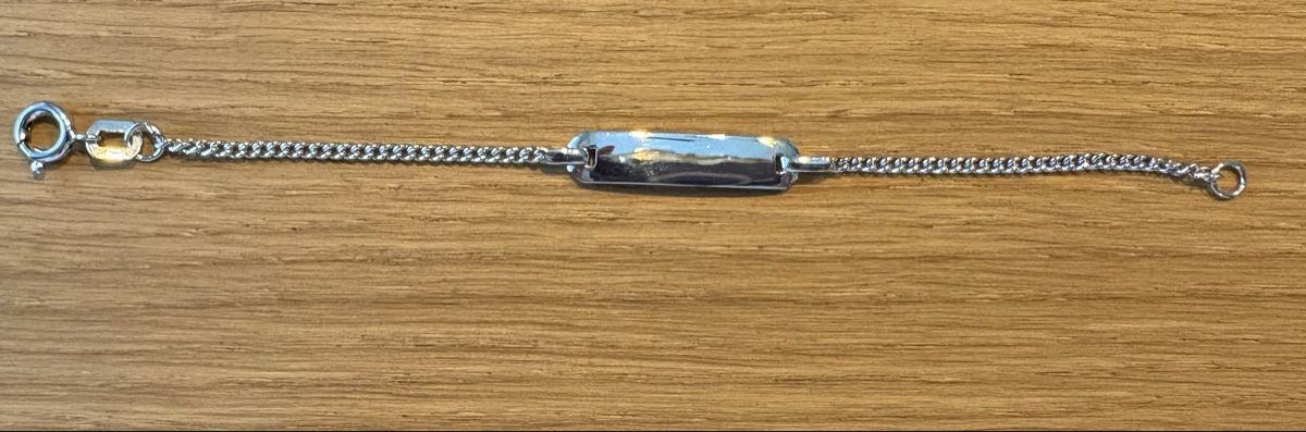 Bracciali & Braccialetti: Kinder Armband ID Bracelet Silver – Nuovo e nell'imballaggio originale da Küssnacht am Rigi venduto da Wir-3