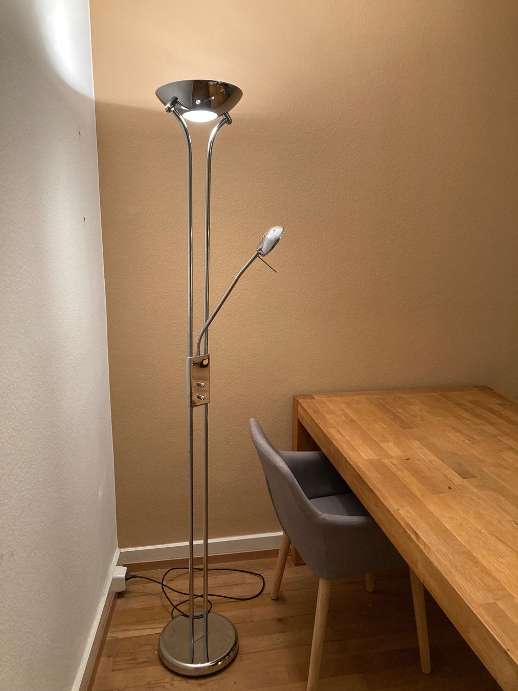 Lampade: Stehlampe mit Leselampe, Metall, Silber – Usato da Zürich venduto da mdmey 1