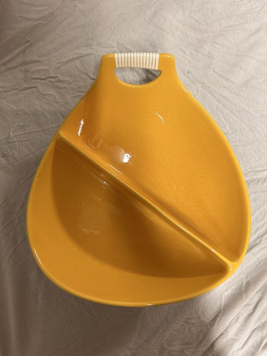 Plateaux: Saladier type Roessler jaune noire céramique 1950 – D'occasion à Lausanne par Plein-de-styles 1