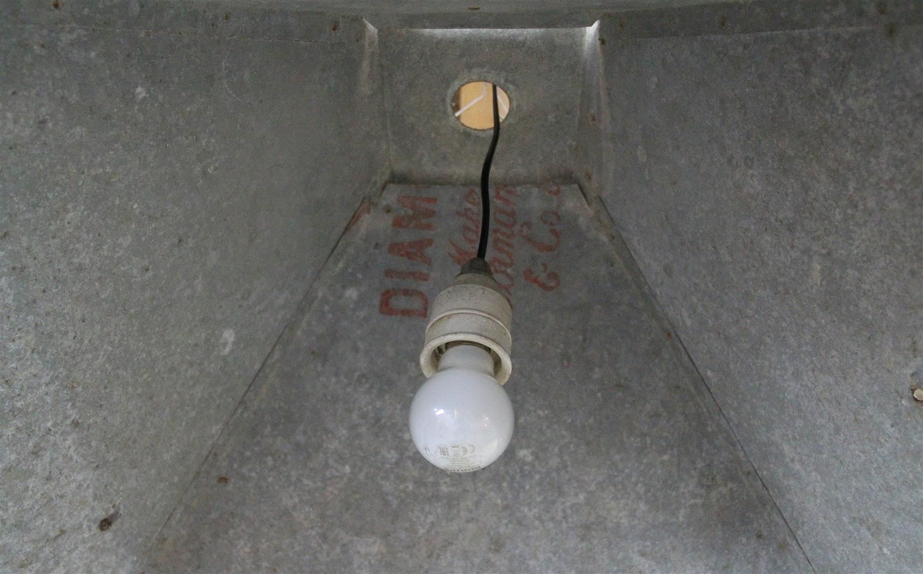 Lampade: Industrielampe, Fabriklampe, Hallenlampe – Usato da Birrwil venduto da brandschatz_birrwil 7