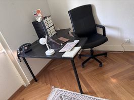 Beau bureau d'angle