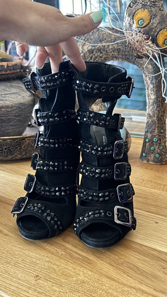Philipp Plein Scarpe da donna: Philipp Plein Sandaletten schwarz  – Usato da Mörigen venduto da TimelessFinds