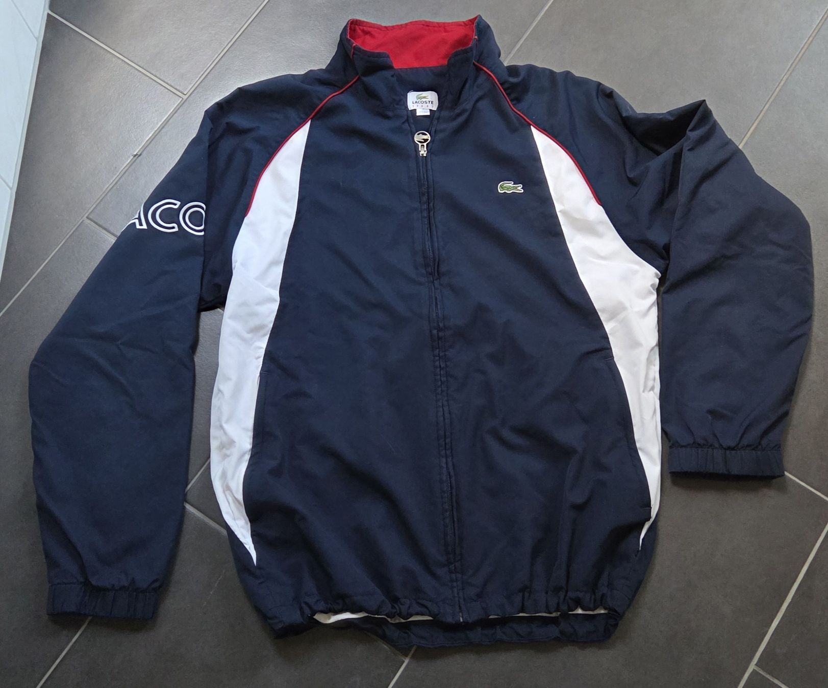 Lacoste Giacche: Leichte Jacke Lacoste Gr. S – Usato da Lyss venduto da Urma5