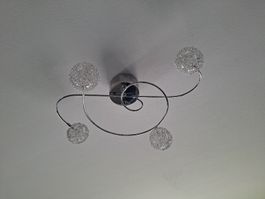 Deckenlampe mit 4 Kugeln, modern, schöner Leuchteffekt