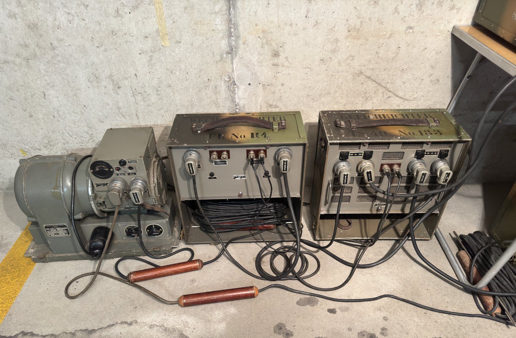 Radiocomunicazione: Schweizer Militär Funkstation – Difettoso da Ins venduto da funkflieger 7