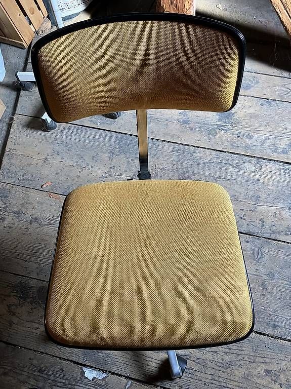 Stühle: Bürostuhl Vintage – Gebraucht aus St. Gallen von tan_nbg5 1