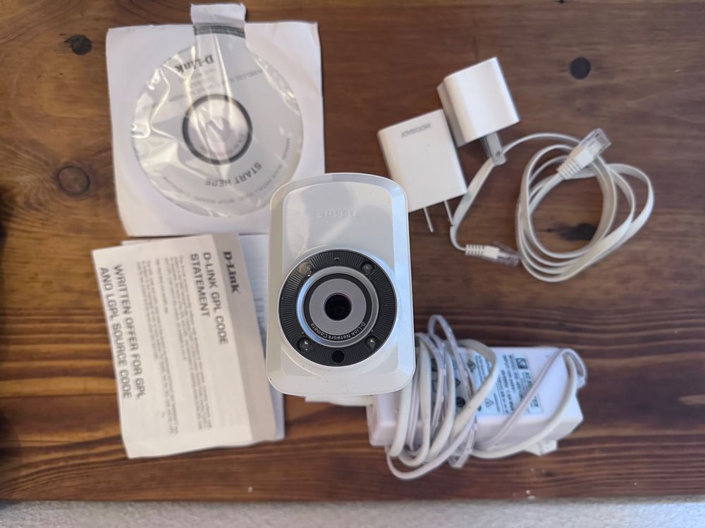 DLink Day Night WiFi Camera with Remote Viewing DCS932L Kaufen auf