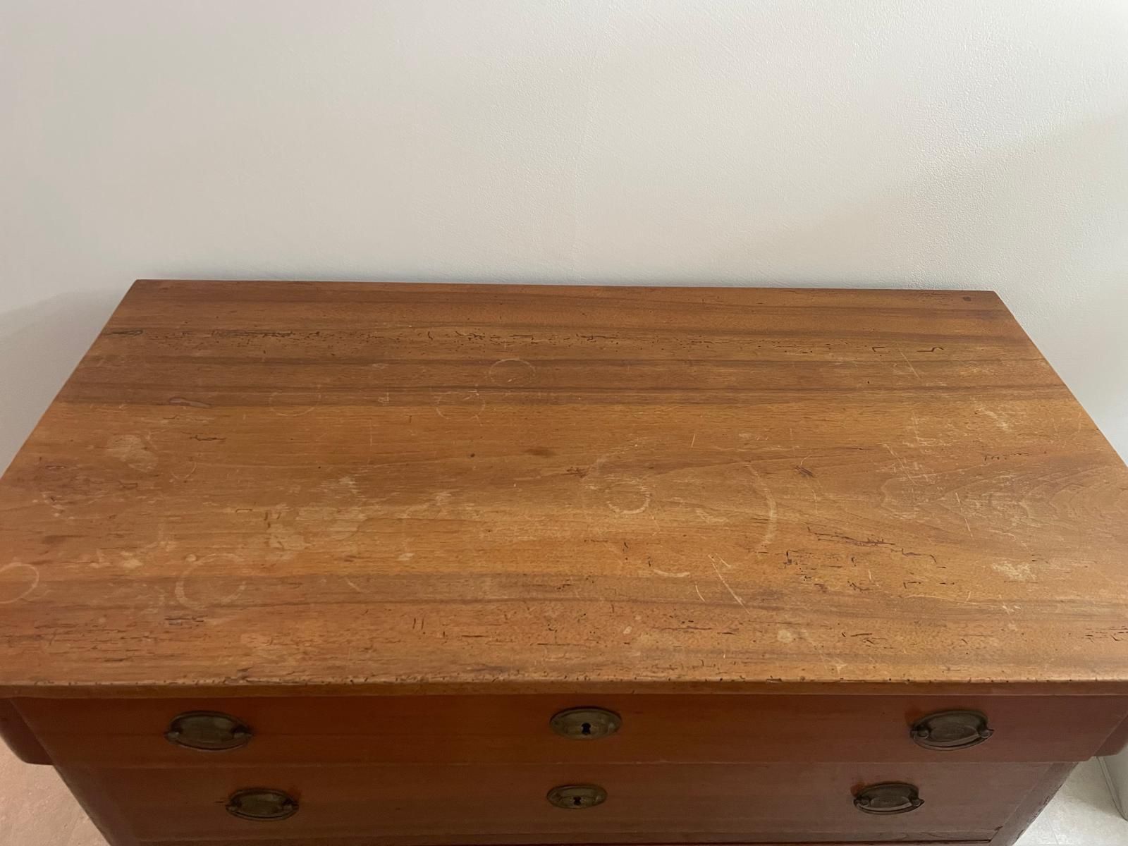 Cassettiere: antike Kommode, Massiv-Holz, gratis abzugeben – Usato da Cham venduto da dribi 2