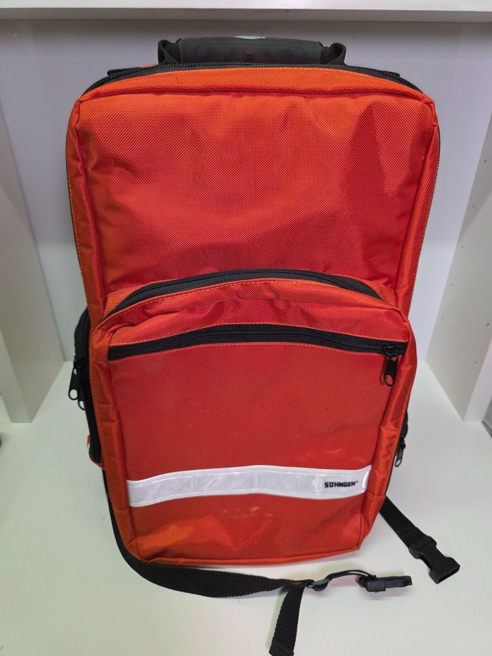 Medizinische Geräte: Söhngen Notfallrucksack Rettungsrucksack mit Inhalt – Gebraucht aus Herisau von Dinge-in-Bewegung